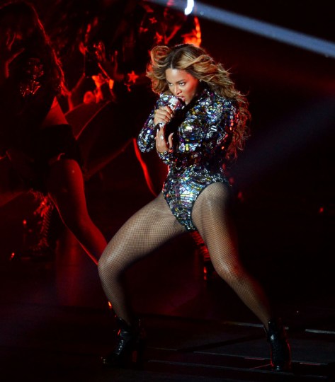 Beyonce-live-MTVVMA2014 (4)