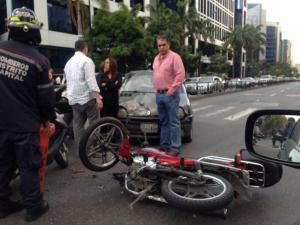 Motorizado lesionado tras accidente en la avenida Francisco de Miranda (Foto)