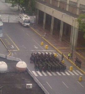 La GNB cerró el paso hacia el Palacio de Justicia #13Ago