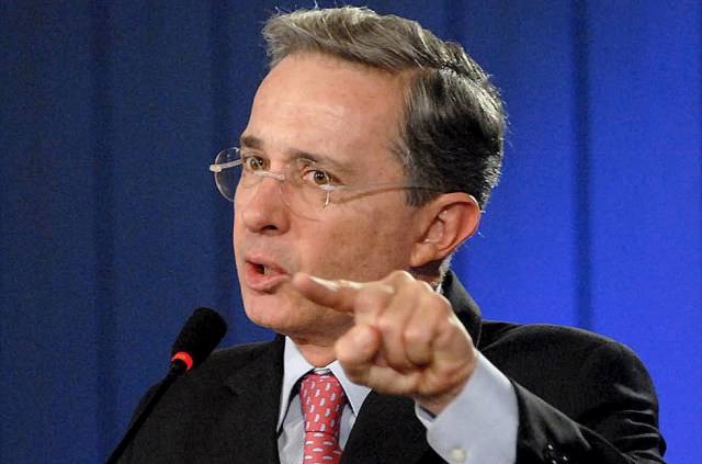 TO GO WITH AFP STORYColombian President Alvaro Uribe gestures durin