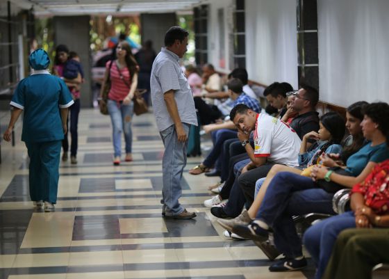 La sala de emergencia del Centro Médico de Caracas / Ariana Cubillos (AP)