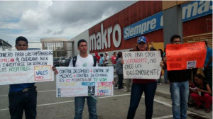 Estudiantes de Lara protestan en Makro contra las cazahuellas