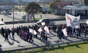 Gobierno argentino niega destrucción de empleo tras huelga general