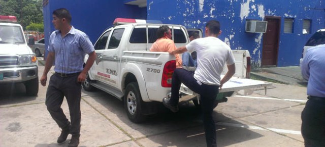 A Lenín Pirela lo trasladaron ayer a los tribunales penales. En la tarde ingresó al retén de Cabimas. (Fotos: Crisbelis María Salas)