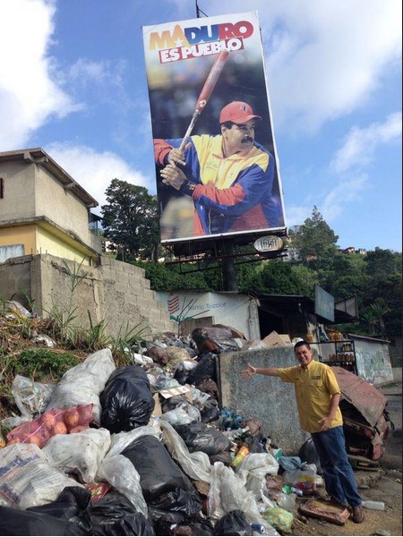 A Maduro también lo ponchó la basura (Foto)