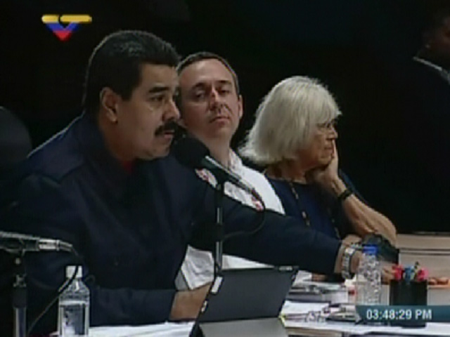 Maduro desmiente que no hayan boletos y considera “increíble” cantidad de viajeros
