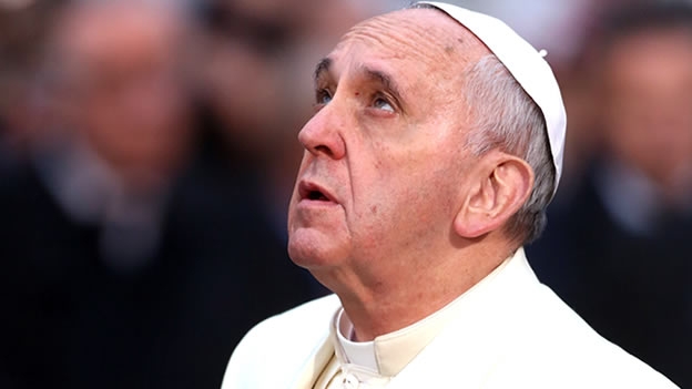 Papa pide perdón y condena monstruosidad de sacerdotes pederastas