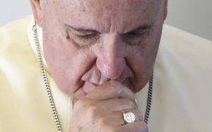 El Papa envía mensaje de pésame a familia de periodista decapitado