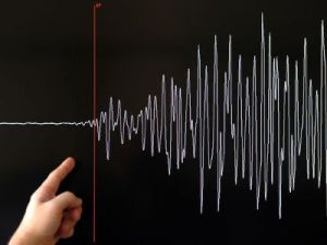 Al menos 250 heridos por terremoto de 6,2 en Irán