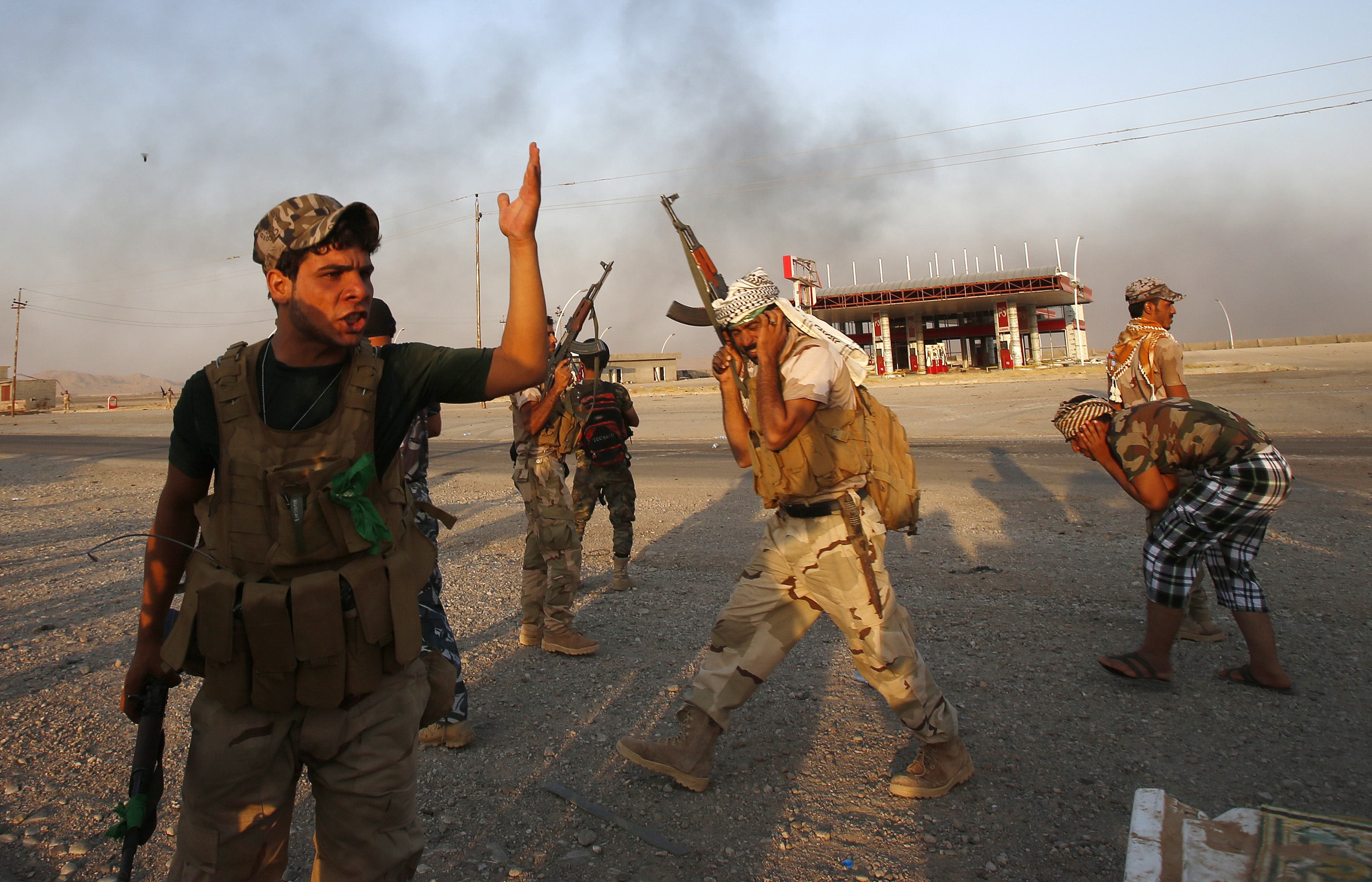 Familiares de soldados secuestrados por Estado Islámico irrumpen en Parlamento iraquí