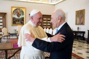 Simon Peres propone al papa Francisco crear una Organización de Religiones Unidas