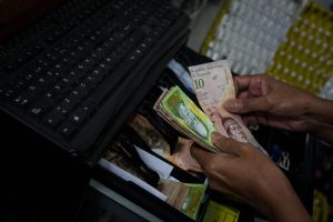 El Chiste del Día: Maduro dice que Venezuela necesita una nueva economía y se compromete a dar soluciones