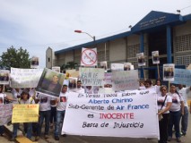 A un año tras las rejas, familiares de joven detenido de Air France protestan por su libertad
