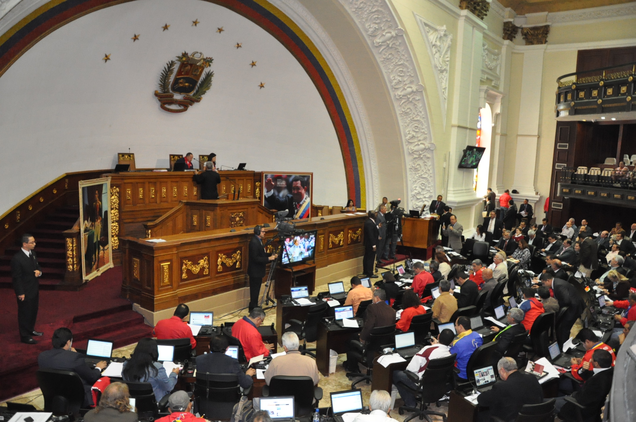Crónica Parlamentaria: TSJ y CNE le pusieron joropo a la Asamblea