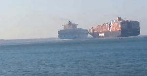 Impresionante colisión entre cargueros