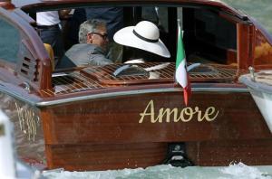 Clooney y Amal Alamuddin se dieron “el sí quiero” oficial en Venecia (Fotos)