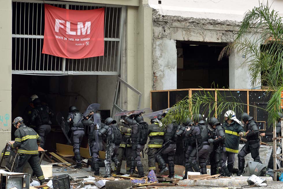 Violento desalojo de edificio en Sao Paulo (Fotos)