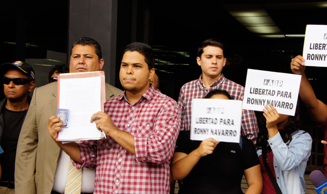 Solicitan ante Ministerio Público liberación del dirigente estudiantil Ronny Navarro