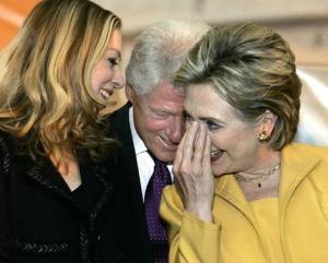 Bill y Hillary Clinton ya son abuelos