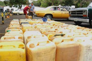 Incautan 180 envases de gasolina en La Guajira