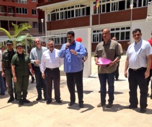 Maduro: Por la Constitución del 99 los venezolanos cuentan con educación gratuita