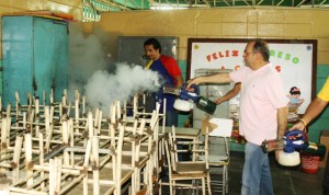 Mardo encabeza plan de fumigación en escuelas de Aragua (Fotos)