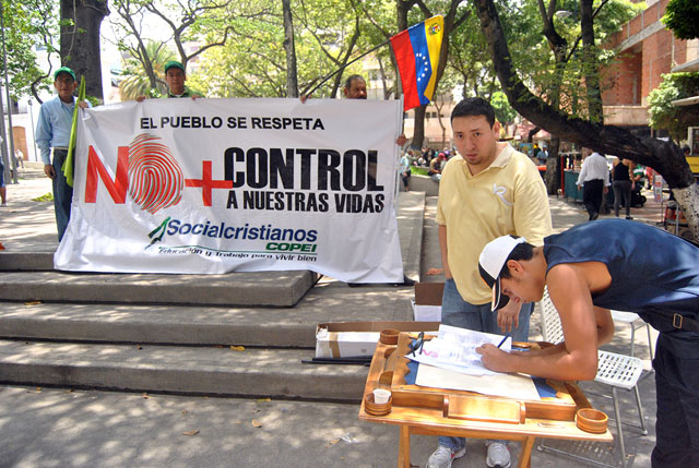 PNB interrumpió recolección de firmas de Copei contra el cazahuellas en La Candelaria (Fotos)