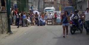 Por segundo día damnificados protestan en Ruiz Pineda