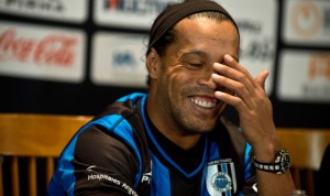 Abren investigación contra político mexicano que llamó “simio” a Ronaldinho