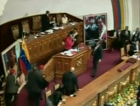 A propósito de su liberación, recordamos el espontáneo momento cuando Yendri Sánchez puso a temblar a Maduro
