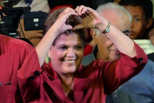 Rousseff cierra campaña de radio acusando a opositores de hacer promesas vacías