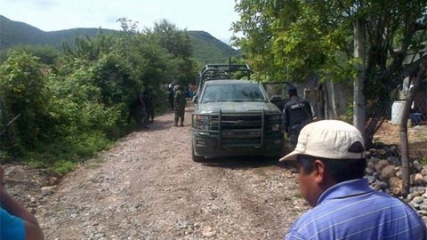 Hallan fosas con cuerpos en zona donde desaparecieron 43 estudiantes mexicanos