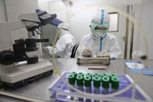 Vacunas contra el ébola podrían ser enviadas en enero a Africa