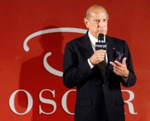 Oscar de la Renta dejó solo 26 millones de dólares a su hijo adoptivo