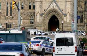 Al menos veinte disparos en el Parlamento de Canadá, un soldado herido (Fotos)