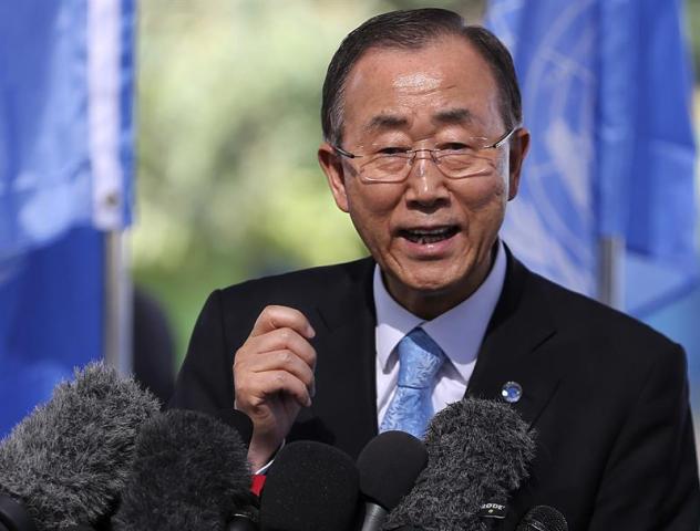  Ban Ki-moon, ofrece una rueda de prensa durante su visita a la Escuela Abu Al-Hussein de la ONU, en el campo de refugiados de Jabalia, al norte de la Franja de Gaza.EFE