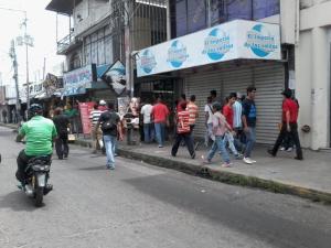 Cierran comercios en Barinas por disturbios (Fotos)