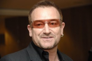 ¿Por qué Bono nunca se quita los lentes de sol?