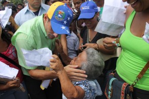 Capriles: Celebran con champaña nuestro ingreso al Consejo de la ONU, mientras caen a diario 50 Robert Serra