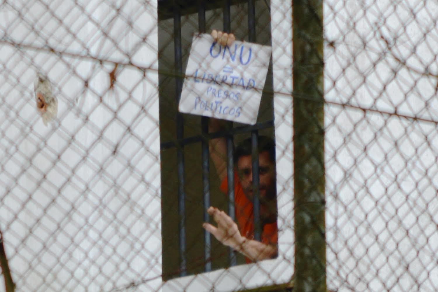 Leopoldo López se declaró en huelga de hambre