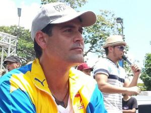 Roberto Messuti “no aguanta el chaleco” y amenazó a este famoso influencer venezolano