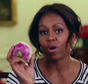 Michelle Obama se menea con un nabo (Video)