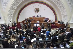 Oficialistas piden declarar a Uribe persona “non grata”