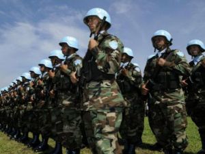 Ataque con lanzacohetes contra misión de la ONU en Mali, un casco azul muerto