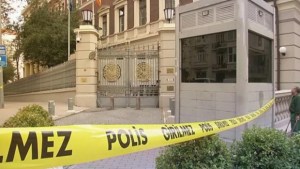 Consulado canadiense en Estambul recibe paquete con polvo amarillo sospechoso