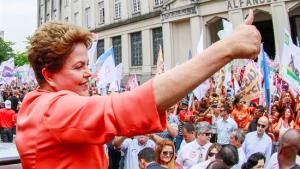 En cierre de campaña: Rousseff ofrece un gobierno nuevo con ideas nuevas