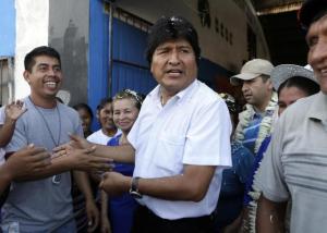 Evo Morales se quejará ante el papa de la jerarquía católica que le critica