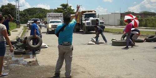 Protestan en Maracay por falta de servicios públicos