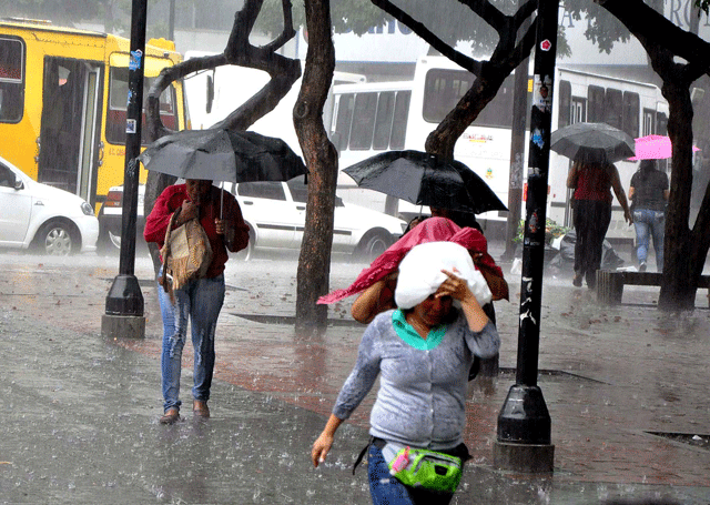 Pronostican lluvias aisladas de corta duración en el Sur, Andes y Centro del país