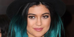 Kylie Jenner dejó a la imaginación sus supuestos piercings en los pezones